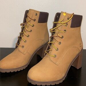 Timberland Women's Brown Lace-Up Boots